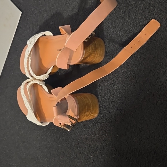 Lucky Brand sandals - Picture 4 of 8